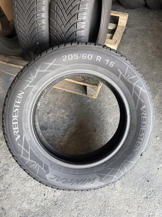 4 anvelope iarna 205/60/16 Vredestein 7-7.7 mm EXTRA LOAD!