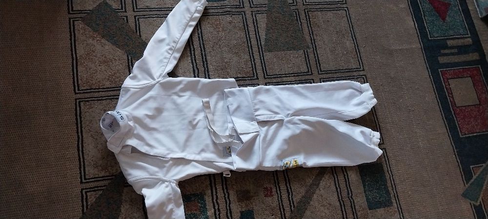 Костюм для фехтования. Леворукий)