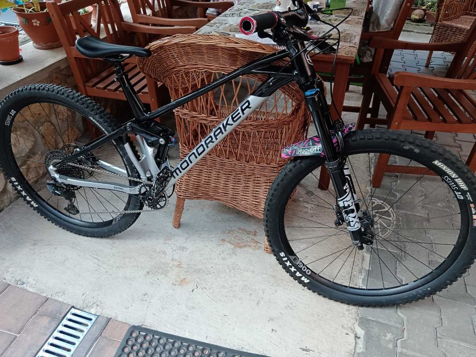 Vând bicicleta mondraker foxy 2022