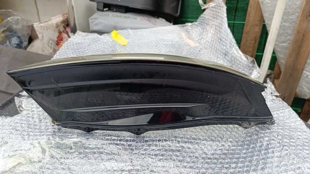 стъкло на ляв фар Audi A5