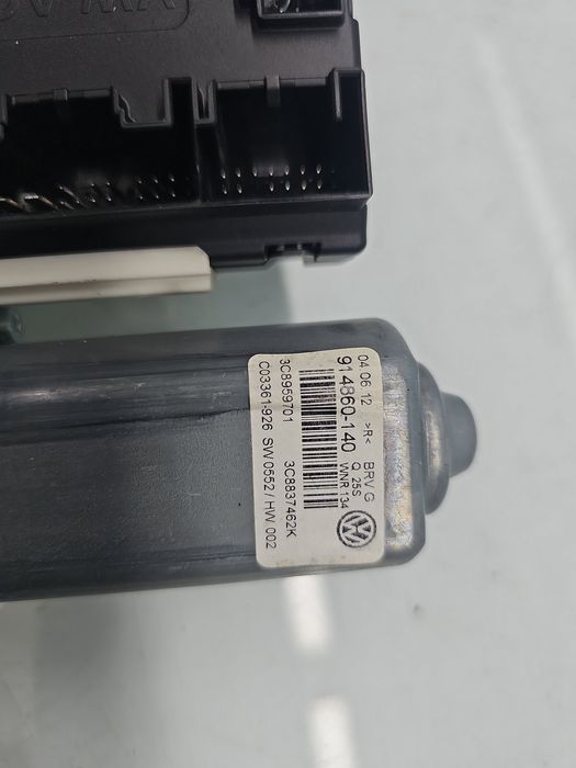 Motoras geam dreapta fata Volkswagen Passat CC (358) [Fabr 2012-2016]