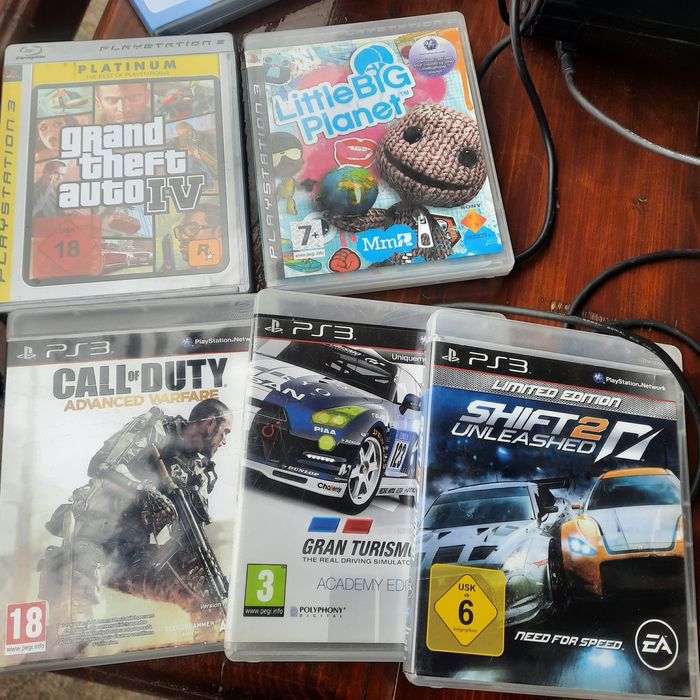 Sony Play Station 3, cu 2 console, 2 microfoane singstar si 6 jocuri