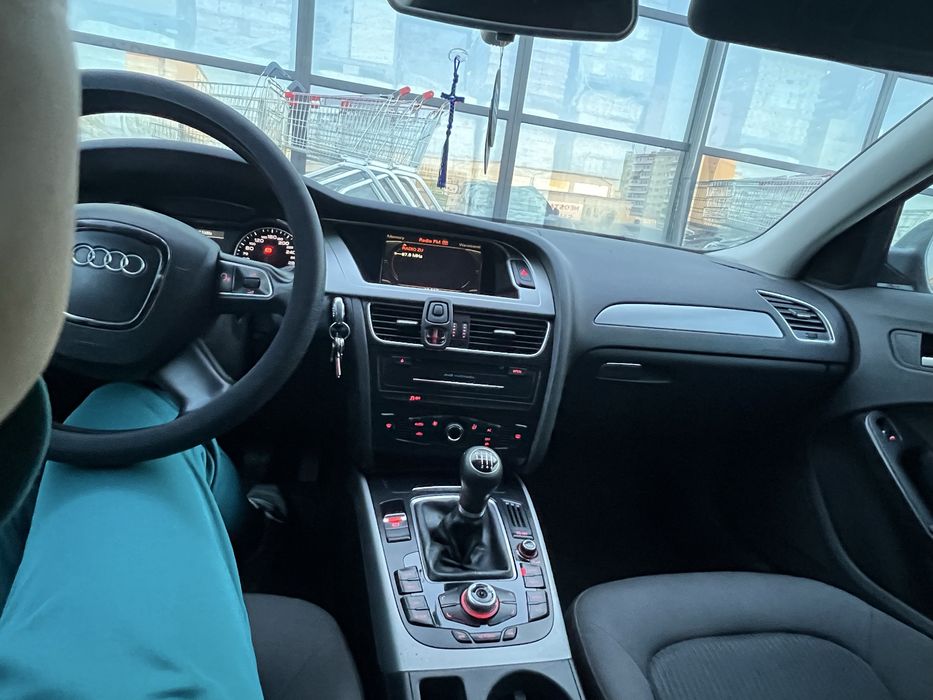 Vând Audi A4 b8, 2011 EURO 5