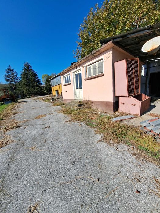 Продава се Промишлена сграда в с. Дерманци, Област Ловеч - 5815 кв.м за 44 €/кв.м - Снимка #3