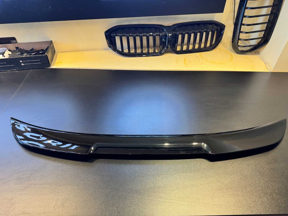 Eleron Portbagaj - BMW E60 M4 Model Lat Negru Lucios