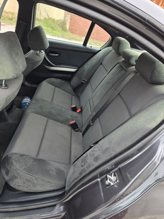 Dezmembrez bmw e90 320d