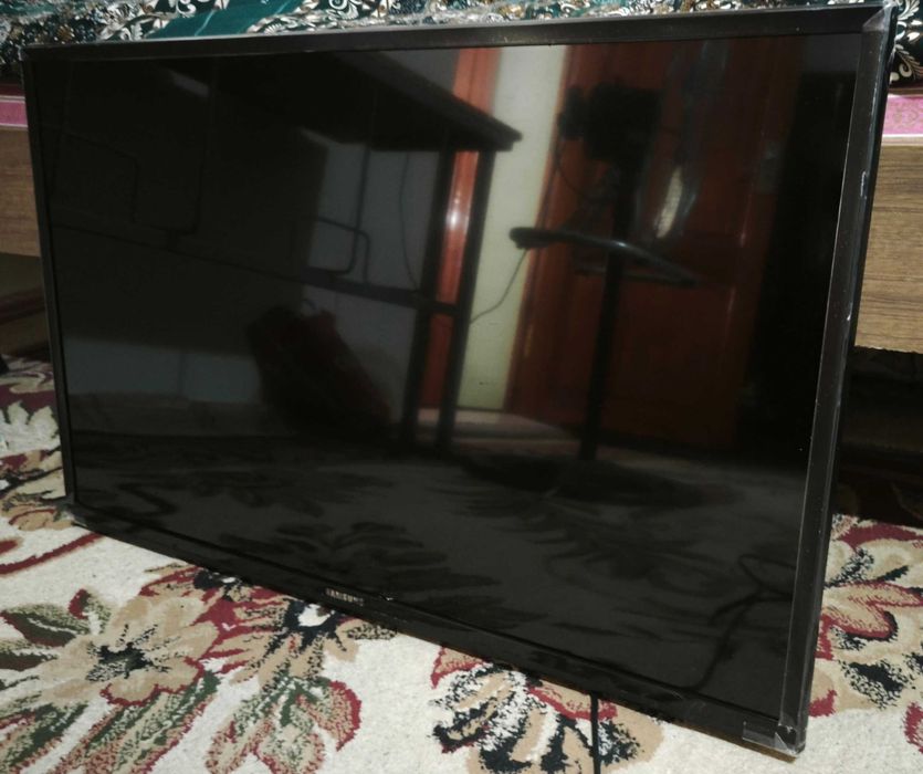 Samsung TV 32 talik