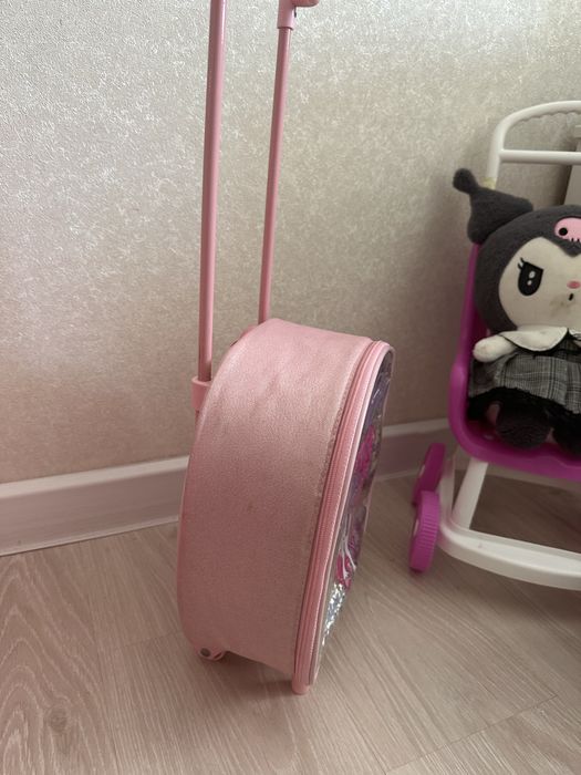 Ойыншықтар сатылады.