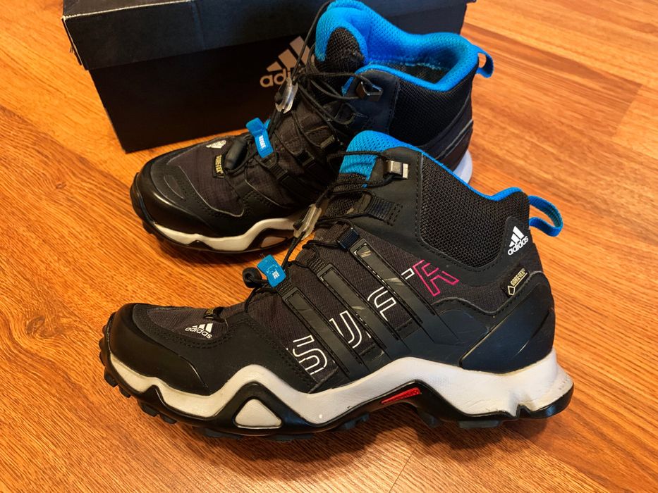 Ghete Adidas Gore- Tex dama