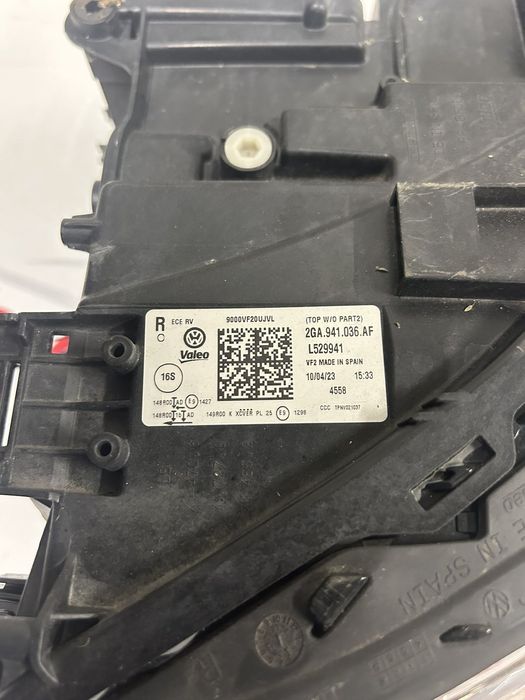 Десен фар за Volkswagen T-ROC Led Matrix 2023 -СЪС ЗАБЕЛЕЖКИ