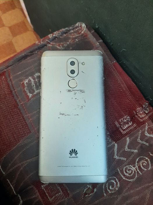 Продаю телефон хуавей гр 5