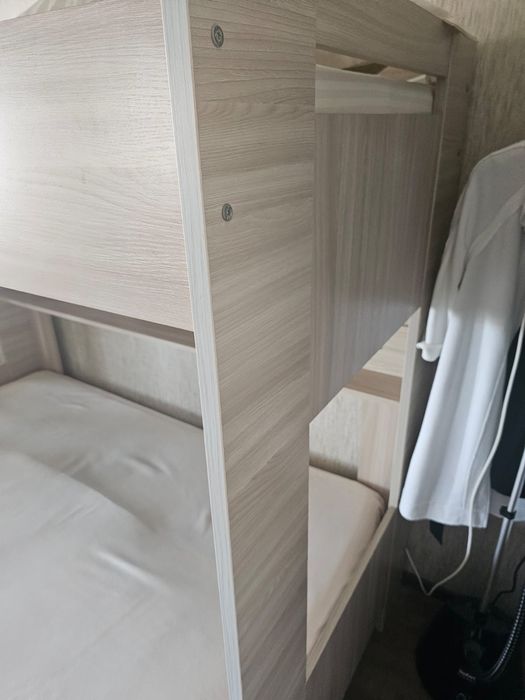 Двухяростная кровать