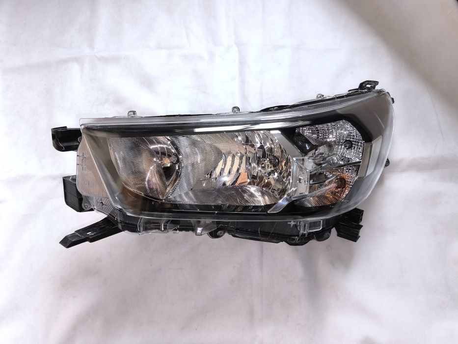 Фара Toyota Hilux 18-25, ORIGINAL Левая Фара Тойота Хайлюкс Пикап