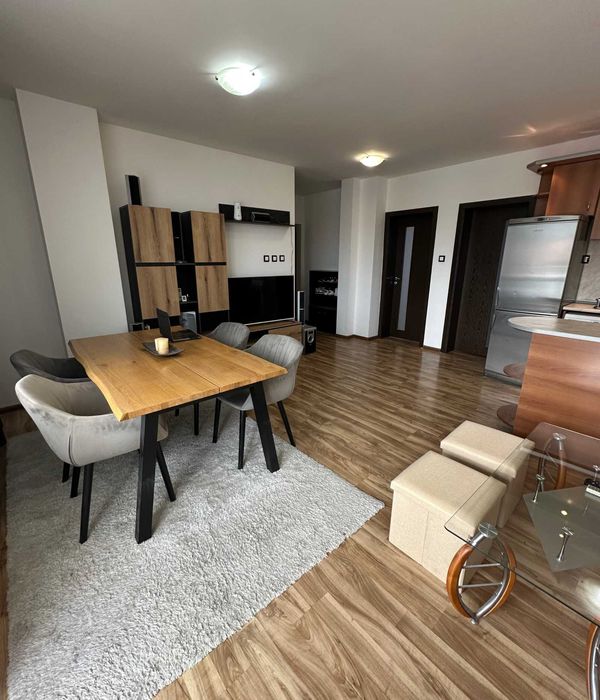 Тристаен апартамент в Центъра на София