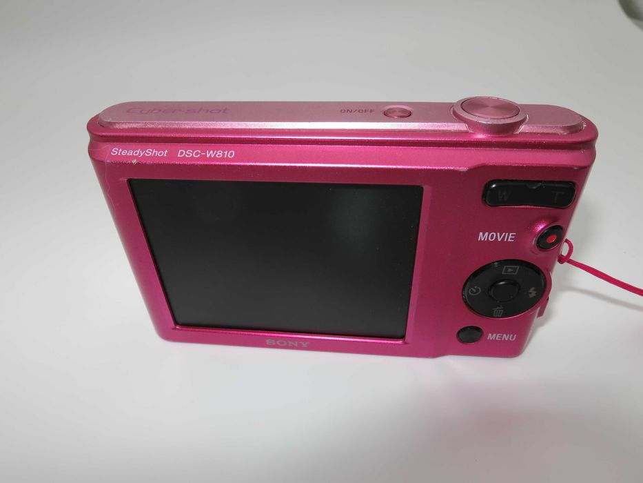 Sony Cyber-shot DSC-W810 ултра компактен цифрова фотоапарат, розова дигитална камера, 20 MP, 6x оптичен зум, отлично състояние