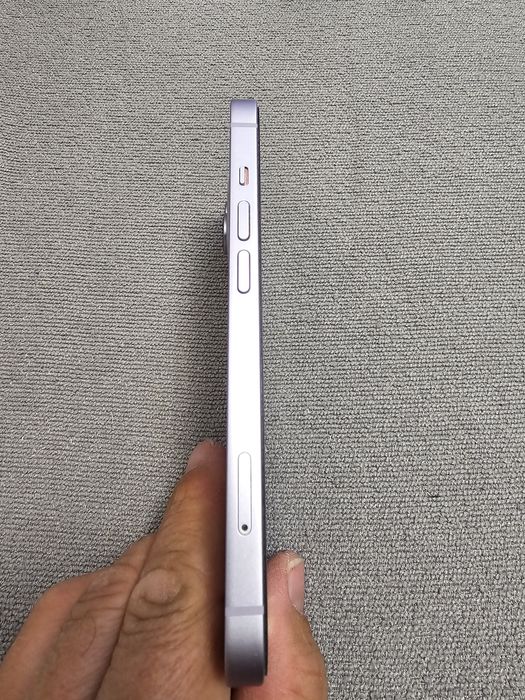 Продам iPhone 14 128 в отличном состоянии