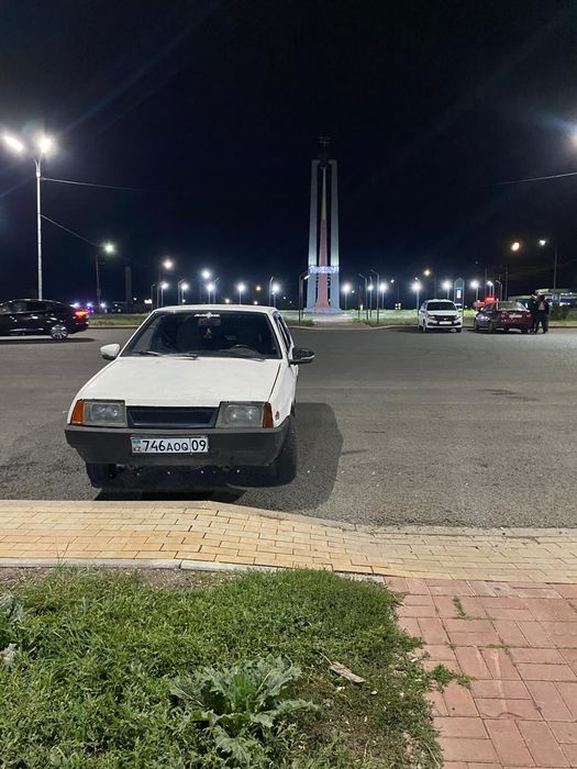Продам ваз 2109 на запчасти