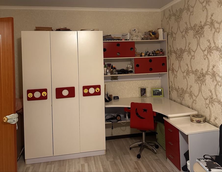 Продаётся детский мебельный комплект