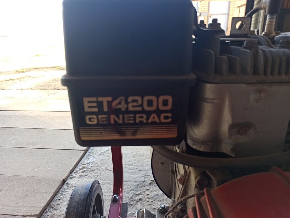 Бензиновый генератор Generac ET4200