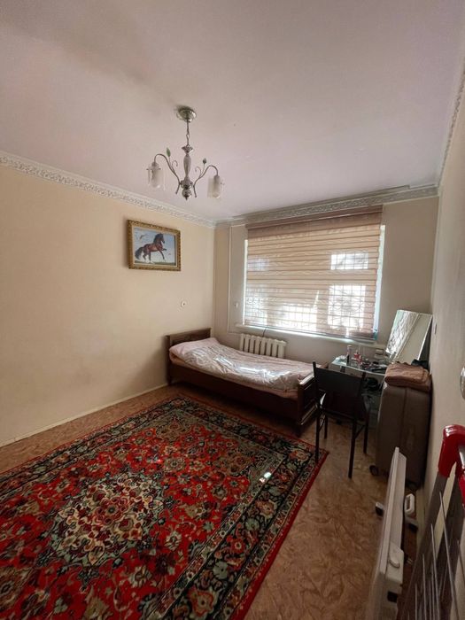 Метро Новза 5 квартал Чиланзар дом вдоль дороги 1 этаж под бизнес