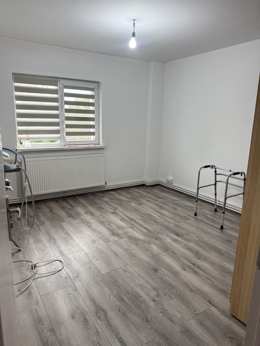 Apartament decomandat 3 camere,1 Mai Craiova