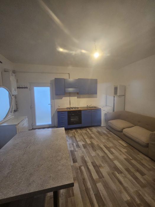 Inchiriez casa,Nasaud pretul este de 1200 lei.