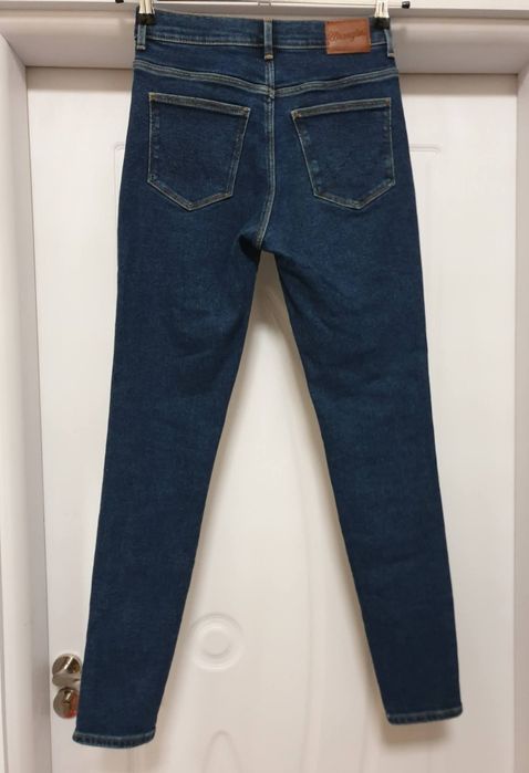 . Нови.  Дамски оригинални  дънки.  Wrangler HIGH  RISE SKINNY.