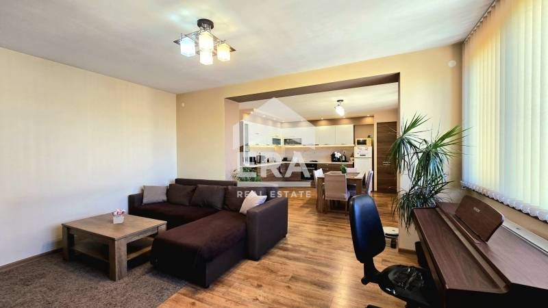 Продава се Четиристаен апартамент в Велико Търново, Център - 148 кв.м за 929 €/кв.м - Снимка #2