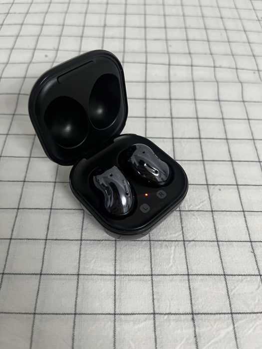 Samsung buds live черный