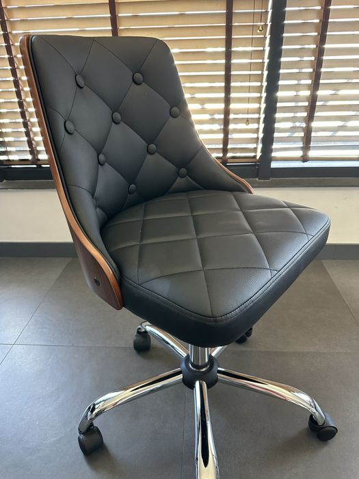 Стол на колелца Boston  с 24 м гаранция и безплатна доставка до офис