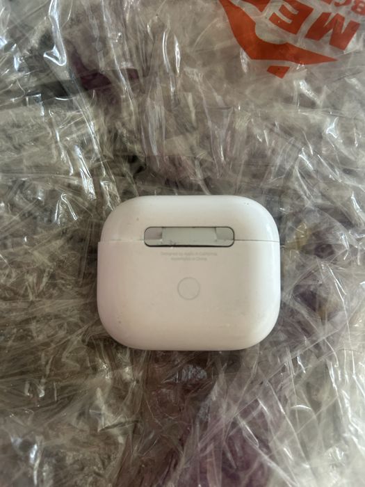 кейс айрподс паль