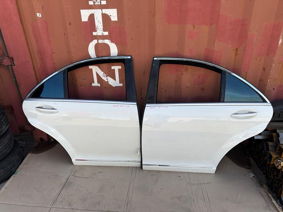 Двери Mercedes benz w221