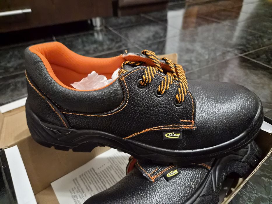 Защитни работни обувки