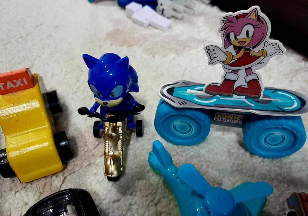 Детски играчки,коли,човечета