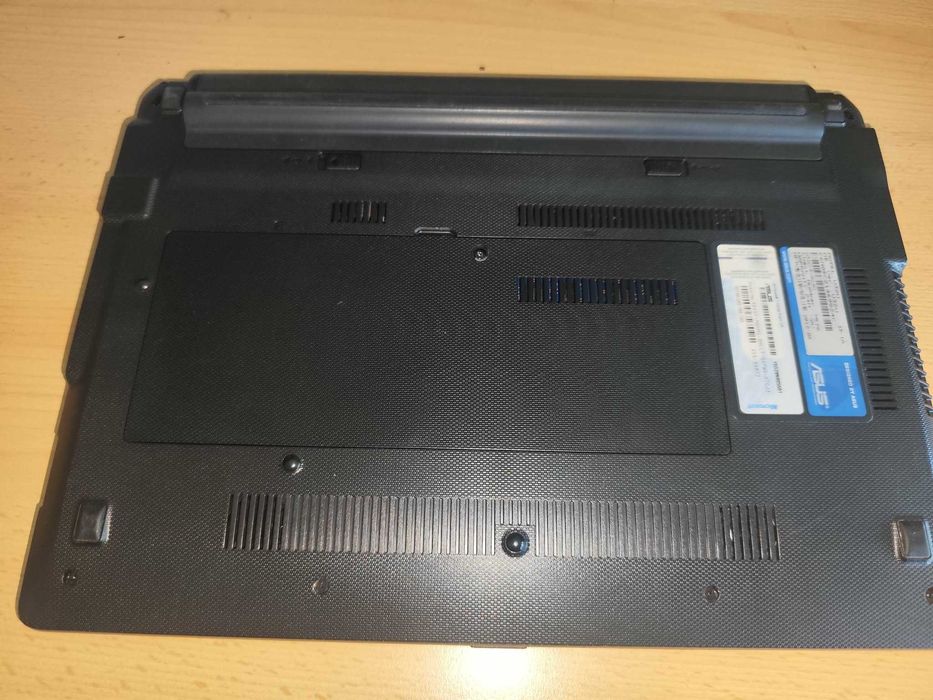 Asus U32, carcasa din metal, Amd E450, 4Gb, 500Gb Hdd, garantie!