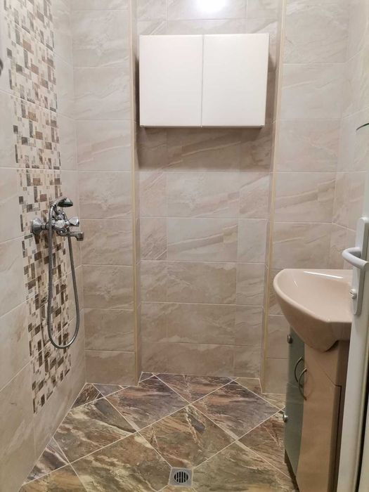 Дава се под наем Тристаен апартамент в Шумен, Добруджански - 90 кв.м за 306 € - Снимка #8