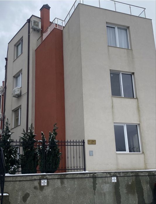 Дава се под наем Тристаен апартамент в Варна, м-т Сотира - 95 кв.м за 612 € - Снимка #9