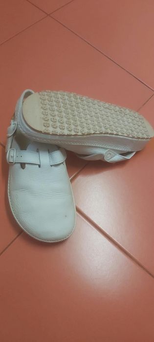 Saboți sanitari din piele integrala
