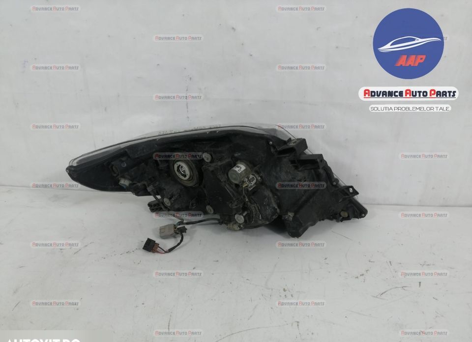 Ляв фар с халогенен и LED светлини оригинален Toyota Land Cruiser / То