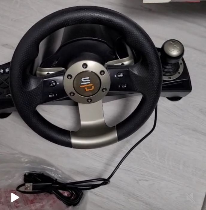 Volan gaming ps4,xbox one,pc +un controller de ps4 Slatina • OLX.ro