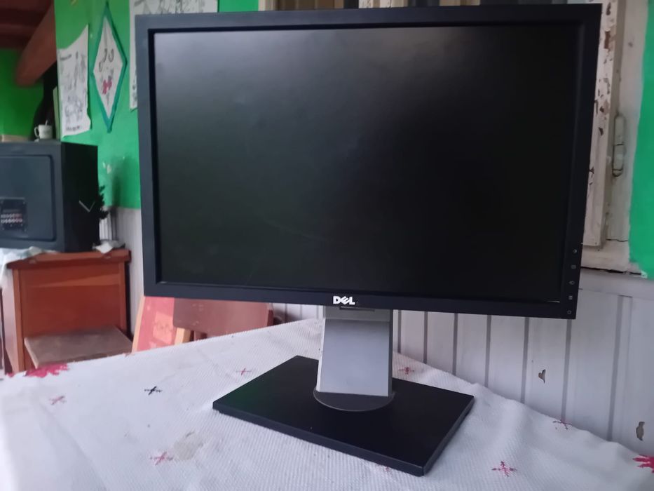 Vand urgent  PC gaming cu monitor