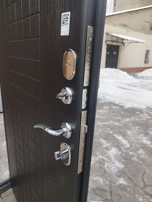 Входная дверь РОССИЯ