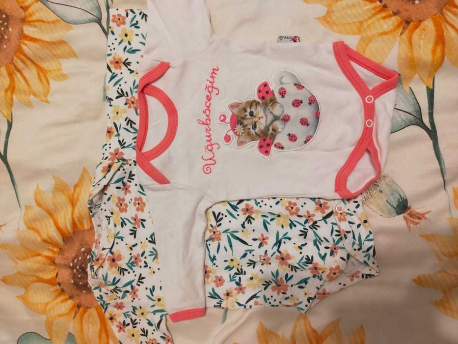 Продам пакет вещей на девочку до года