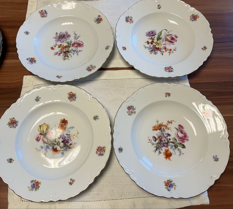 Порцеланов сервиз за хранене