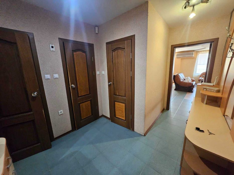 Дава се под наем Тристаен апартамент в Варна, Център - 90 кв.м за 663 € - Снимка #9