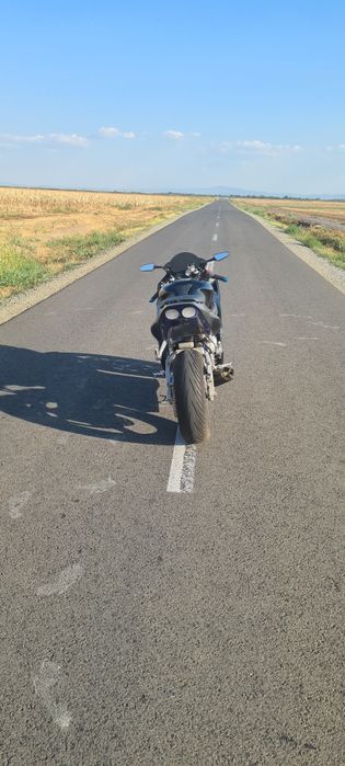 Vând Yamaha YZF R6