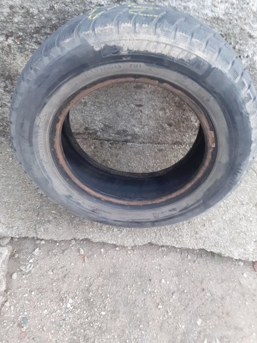Продавам 9 гуми за автомобил