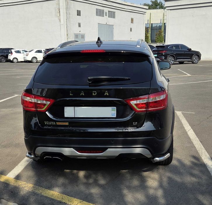 Продается в отличном состоянии Lada SW Cross