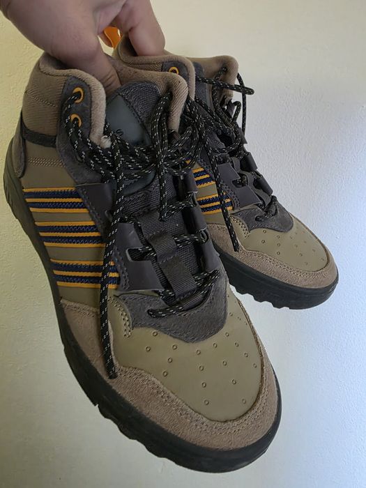 ботинки adidas в новом состояний