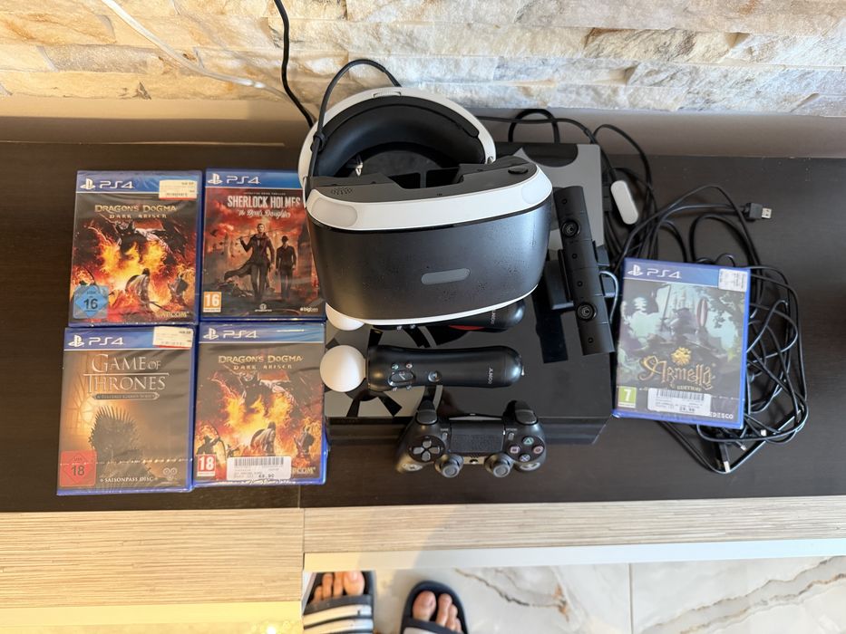 PS4 Pro 1TB StarWars edition, kit VR si camera, 6 jocuri